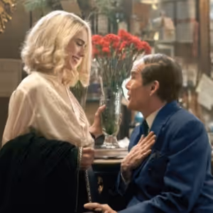 TV: Ethan Hawke da vida a Lorenz Hart en BLUE MOON, la nueva película de Richard…