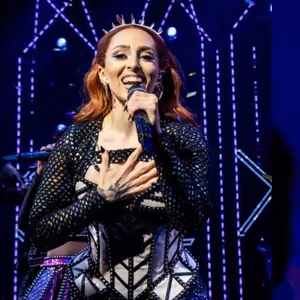 Kelsie Watts Sets Final Performance in SIX; Jasmine Forsberg to Return