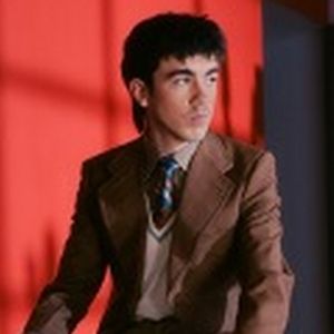 Declan Mckenna Shares New Track 'Elevator Hum'