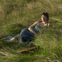 Erika Lewis Releases New Single 'Unsatisfied'