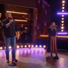 VIDEO: Kelly Clarkson & Jake Hoot Perform 'I Would've Loved You'