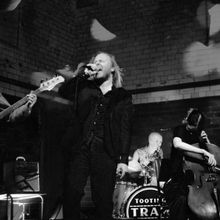 Video: Larusta & The Dead Dogs Release New Music Video 'King Of Your Fall'