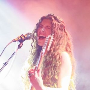Hannah Wicklund Releases New Single 'Strawberry Moon (Live at the Troubadour)'