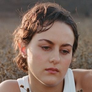 LA's Emma Ayzenberg Releases New Single 'lucile'