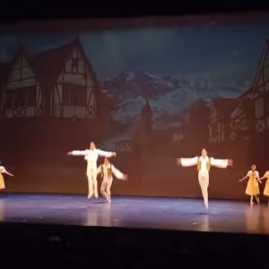 Estudiantes De La Licenciatura De Danza Clásica Interpretan Coppelia En Función De…