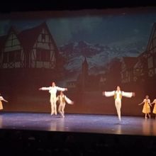 Estudiantes De La Licenciatura De Danza Clásica Interpretan Coppelia En Función De 