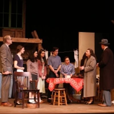 BWW Review: THE DIARY OF ANNE FRANK at The Summit Playhouse Brings the Poignant Story to Life