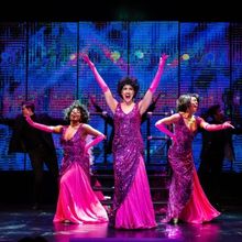 Review: DREAMGIRLS at New Theatre & Restaurant