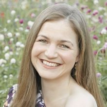 Stephanie Leavell to Release 'Made To Bloom' Album