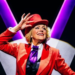 Feature: EXTRA SUCCESVOORSTELLINGEN VOOR SIMONE KLEINSMA'S DE HOSPITA!
