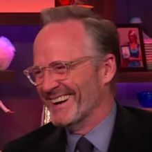 VIDEO: John Benjamin Hickey Reveals His Theatrical Pet Peeves on WATCH WHAT HAPPENS LIVE