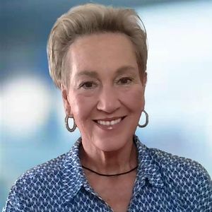 Interview: Suzanne King, Bringing us STAGE WHISPERS About Houston Local Theatre