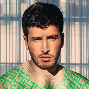 Sebastián Yatra's Summer Smash 'Vagabundo' Reaches Platinum Status in the U.S.