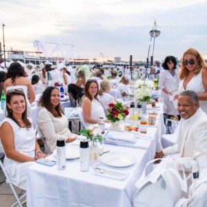 Diner en Blanc NYC-A Stunning and Festive Event