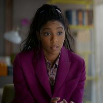 Video: Gaby Gives Alice Advice in Clip From Episode 5 of SHRINKING Season 3