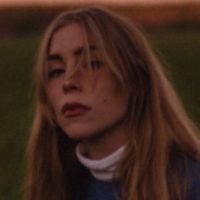 shy martin Releases New Single 'glued to the floor'