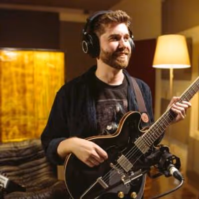 Max Light Releases UNLEARNING Album via Chill Tone Records