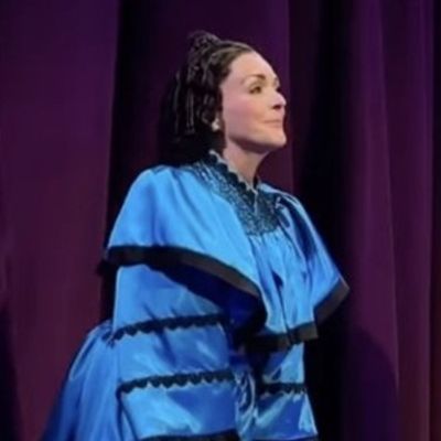 Video: Jane Krakowski & More Take First Bows in OH, MARY!