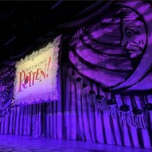 Review: SOMETHING ROTTEN! at Court Theatre