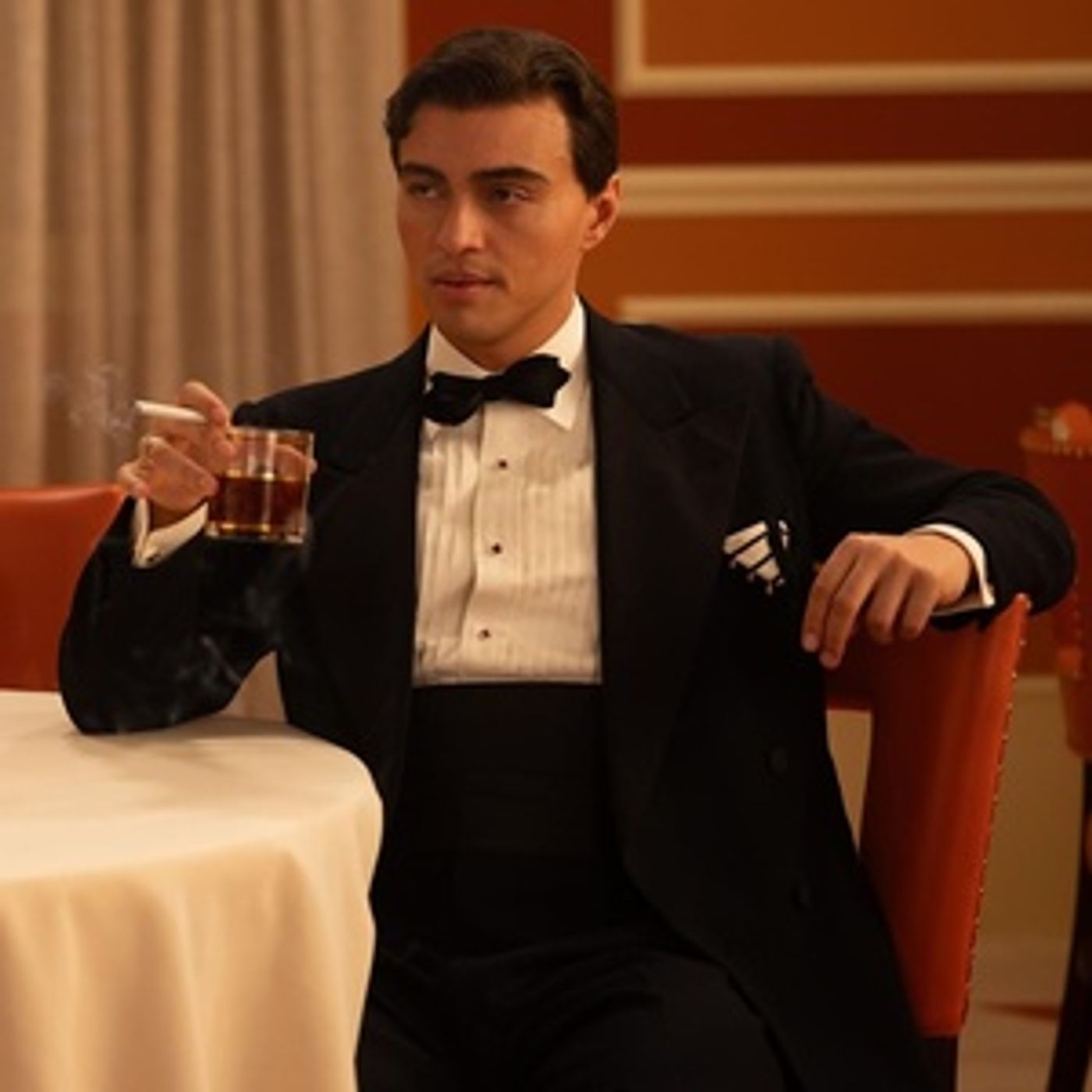 Wake Up With BroadwayWorld September 29, 2025- CHESS Stars Meet the Press and More  Image