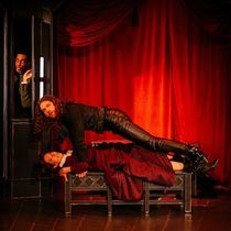 Review: DRACULA: A COMEDY OF TERRORS at Atlas Performing Arts Center
