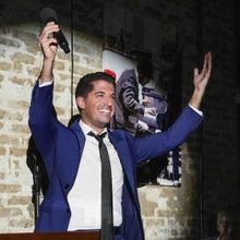 Photos: Anthony Nunziata Sneak Previews Cafe Carlyle Debut at Cafe Centro