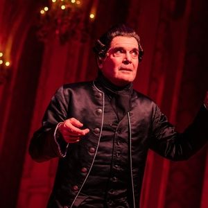 Review Roundup: Jefferson Mays-Led AMADEUS at Pasadena Playhouse