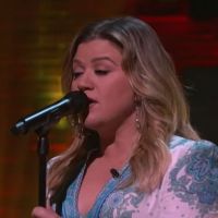VIDEO: Kelly Clarkson Covers 'No One Else On Earth' Video