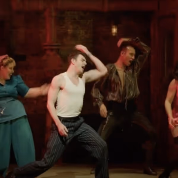 Video: The Cast of KISS ME, KATE in London Perform 'Too Darn Hot' - Broadway Theater Video