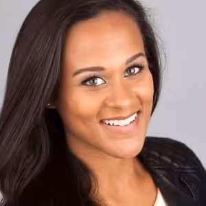 Julia Nicole Hunter Comes Home to Tennessee, Playing Grace Farrell in ANNIE