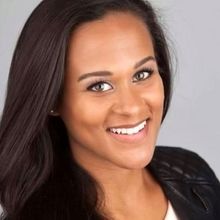 Julia Nicole Hunter Comes Home to Tennessee, Playing Grace Farrell in ANNIE