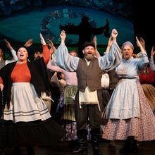 Review: FIDDLER ON THE ROOF at Bellevue Little Theatre is Bigger Than Life