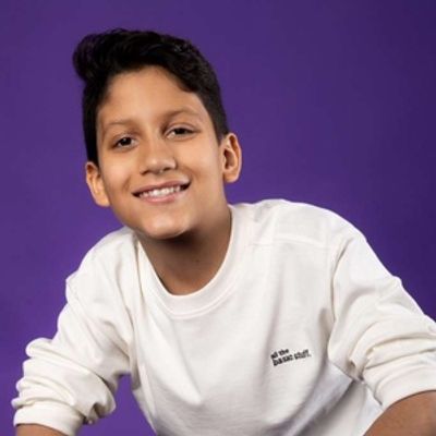 &Aacute;ngel Hikari Salgado: un joven artista que ya pisa fuerte en teatro, cine y m&uacute;sica