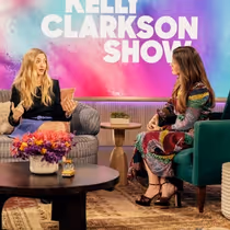 Video: Amanda Seyfried Sings 'Beauty Disaster' Duet with Kelly Clarkson