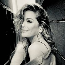 Interview: Lisa Donahey of RETRO REWIND: LISA & ELVIS AT THE VELVET MARTINI LOUNGE, VITELLO'S