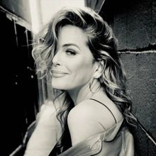 Interview: Lisa Donahey of RETRO REWIND: LISA & ELVIS AT THE VELVET MARTINI LOUNGE, V