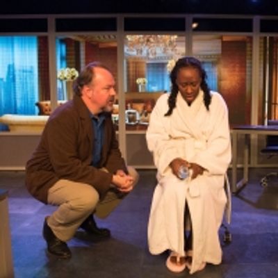 BWW Review: Timely New Play HUMAN INTEREST STORY Focuses on Homelessness, Celebrity Worship and Truth in American Journalism