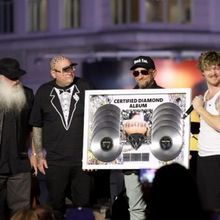 SUBLIME's Self-Titled Album Achieves RIAA Diamond Certification