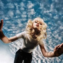 Maisie Peters Unveils Deluxe Edition of UK No.1 Album 'The Good Witch'