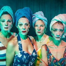 Review: ESCAPED ALONE, The Coronet Theatre