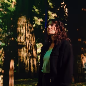 Video: Idina Menzel Sings in New Highlights from REDWOOD
