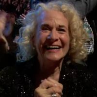 VIDEO: Taylor Swift & Jennifer Hudson Honor Carole King in ROCK & ROLL HALL OF FAME…