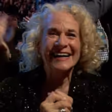 VIDEO: Taylor Swift & Jennifer Hudson Honor Carole King in ROCK & ROLL HALL OF FAME…