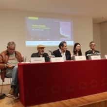 Presentan El Libro Miniaturas Y Otros Poemas Del Colombiano Mario Rey En La Sala Adam