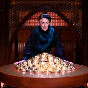 Video: Alan Cumming Returns as Host in THE TRAITORS Season 3 Trailer
