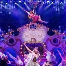 Wake Up With BWW 10/28: Katie Holmes in THE WANDERERS, &JULIET Begins Previews, and M