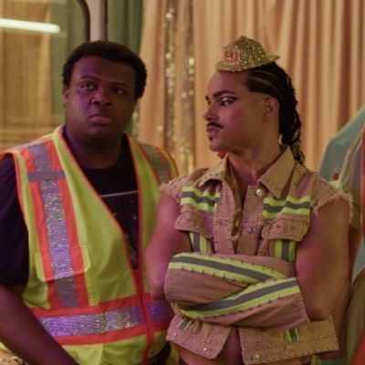 Video: Jaquel Spivey Stars in Trailer for Zombie Comedy QUEENS OF THE DEAD