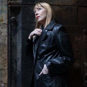 Suzanne Vega to Present FLYING WITH ANGELS at Town Hall