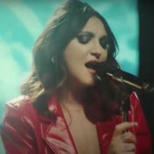 VIDEO: Julia Michaels Performs 'Lie Like This' on LATE NIGHT WITH SETH MEYERS