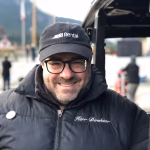 Interview: Andy Fickman Directs Kristen Bell, Jason Alexander in PARENTS IN CHAINS…